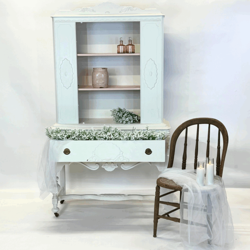 White Cottage Hutch