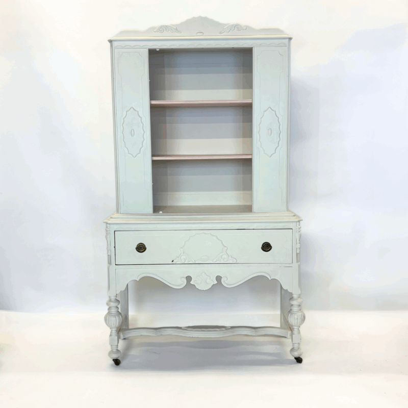 White Cottage Hutch