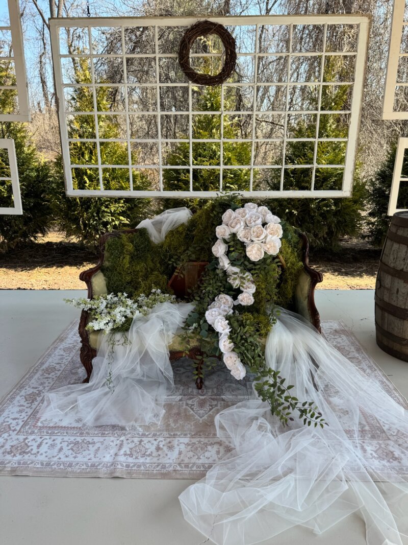 Green Victorian Settee w/ Decoration