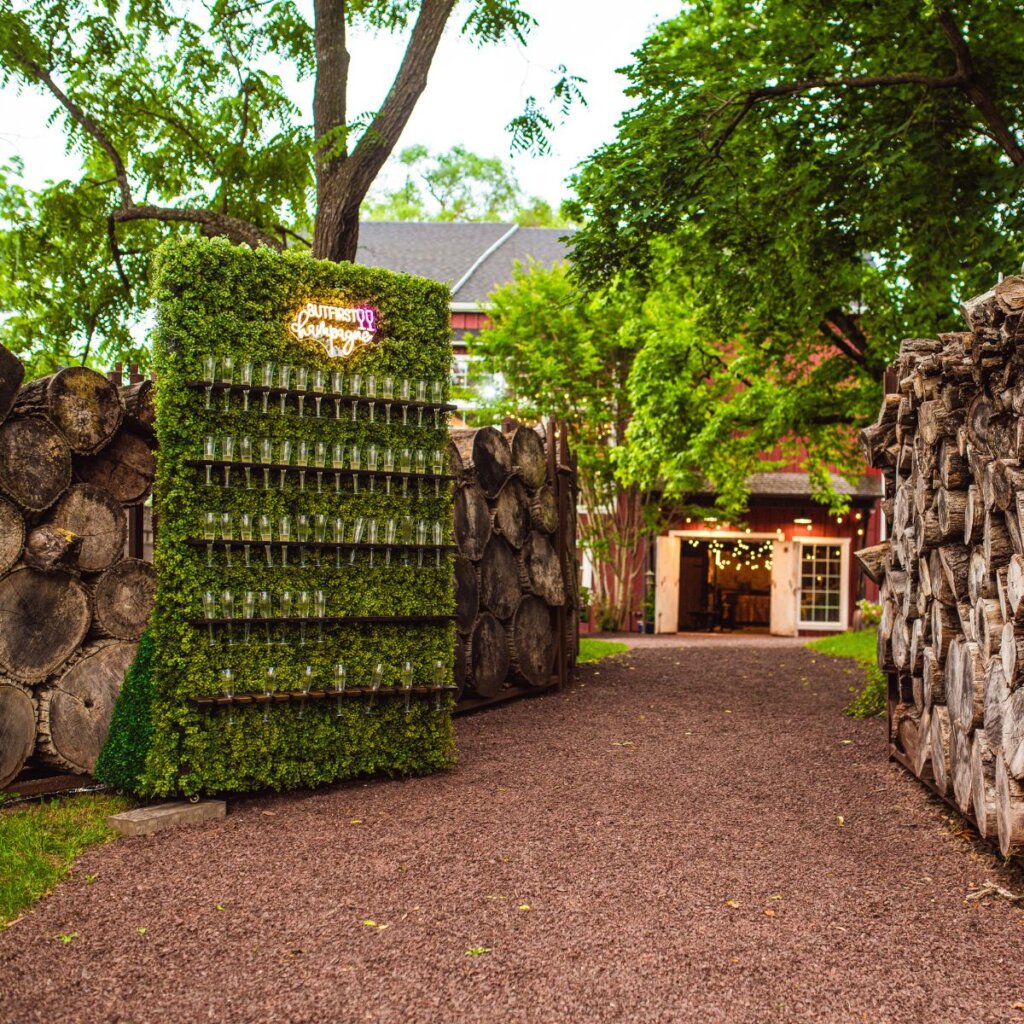 Champagne grass wall at wedding cocktail hour in Skippack, PA